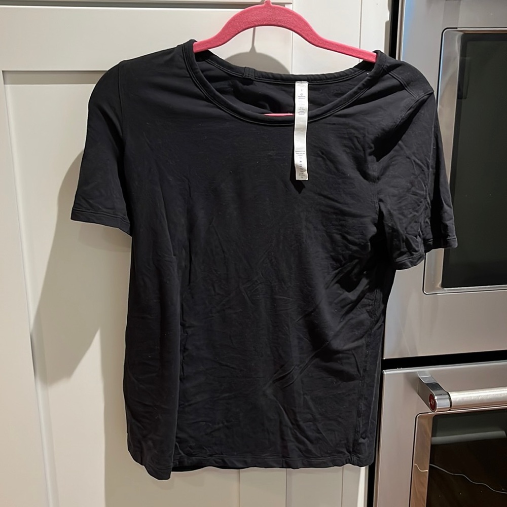 NWOTs Solid plain black Lululemon t shirt